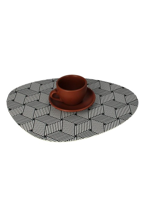Podkładka owalna na stół, wzór Cube 36×32 cm - gruby filc 4 mm, full-color, odporna na temperaturę 120 °C, do kuchni lub komodę 