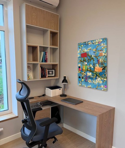 Organizer ścienny z filcu Bertoni Almond 45×65 cm - antracyt, 8 kieszeni, nadruk HD, dekoracyjny i praktyczny