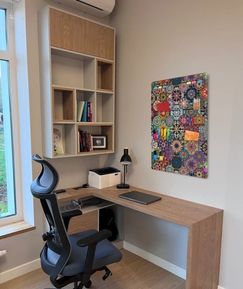 Organizer ścienny z filcu Bertoni Valencia 45×65 cm - antracyt, 8 kieszeni, nadruk HD, dekoracyjny i praktyczny