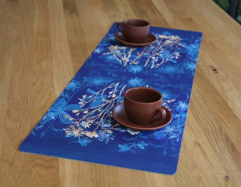 Bieżnik na stół Midnight 95×33 cm - ekologiczny filc, ochrona stołu, dekoracyjny wzór, Bertoni