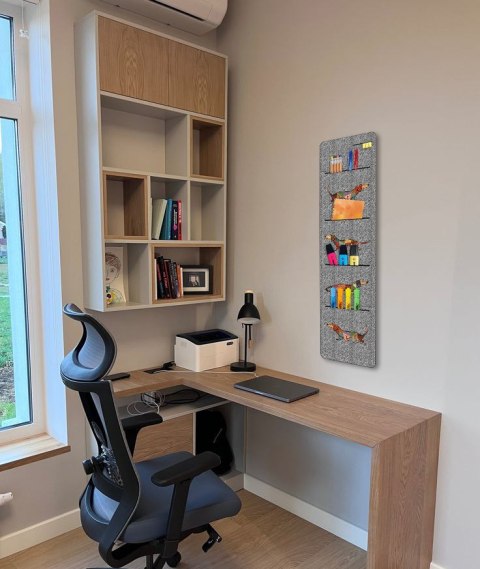 Organizer ścienny z filcu Bertoni Joker 25×95 cm - antracyt, nadruk HD, kieszenie, dekoracyjny i praktyczny